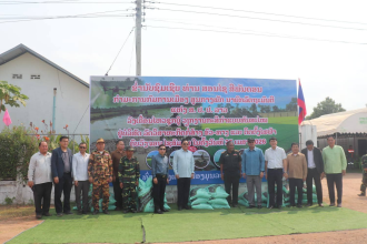 Prime Minister Visits Agricultural Production Base in Mounlapamok District